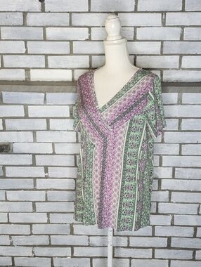 • Sew In Love Short Sleeve V-Neck Paisley Floral Blouse Size Medium Multicolor